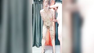 调教人妻电击小骚逼全身捆绑束缚电击阴唇高潮抽插不断